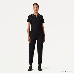 Jaanuu Black Scrub Set